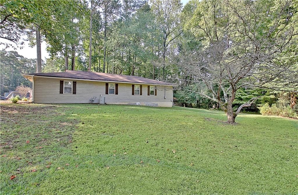 4 bedroom, 2 bathroom, 2,024 sq ft single family residence for sale at 6430 Beethoven Circle, Riverdale, GA 30296 — photo 7