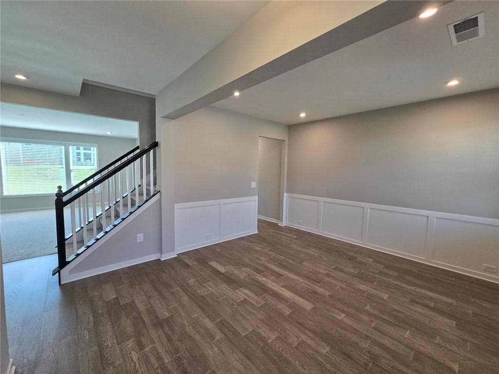 5 bedroom, 3 bathroom, 3,155 sq ft single family residence for rent at 121 Linden Court, Braselton, GA 30517 for $2,600 a month — photo 4