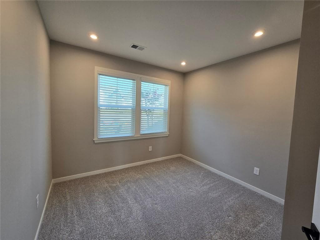 5 bedroom, 3 bathroom, 3,155 sq ft single family residence for rent at 121 Linden Court, Braselton, GA 30517 for $2,600 a month — photo 9