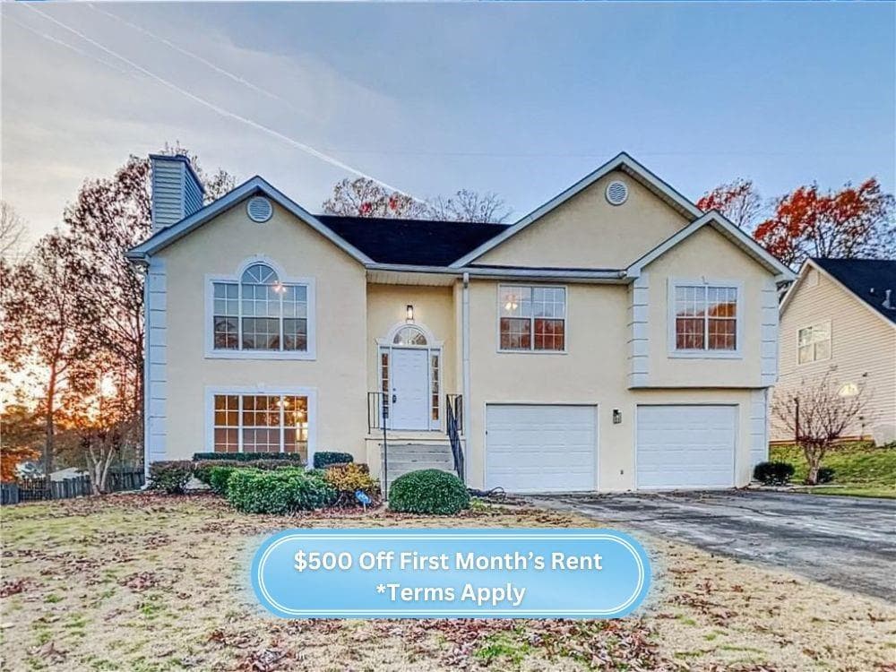 3 bedroom, 3 bathroom, 2,108 sq ft single family residence for rent at 982 Forest Glen, Jonesboro, GA 30238 for $1,900 a month