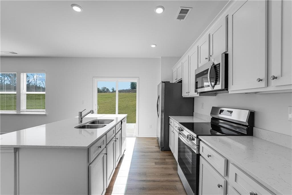 3 bedroom, 3 bathroom, 1,507 sq ft single family residence for sale at 25 Gulfstream Drive, LaGrange, GA 30241 — photo 2
