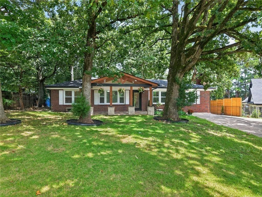 3 bedroom, 2 bathroom, 1,620 sq ft single family residence for sale at 797 E Morningside Drive, Lawrenceville, GA 30043 — photo 1 of 49