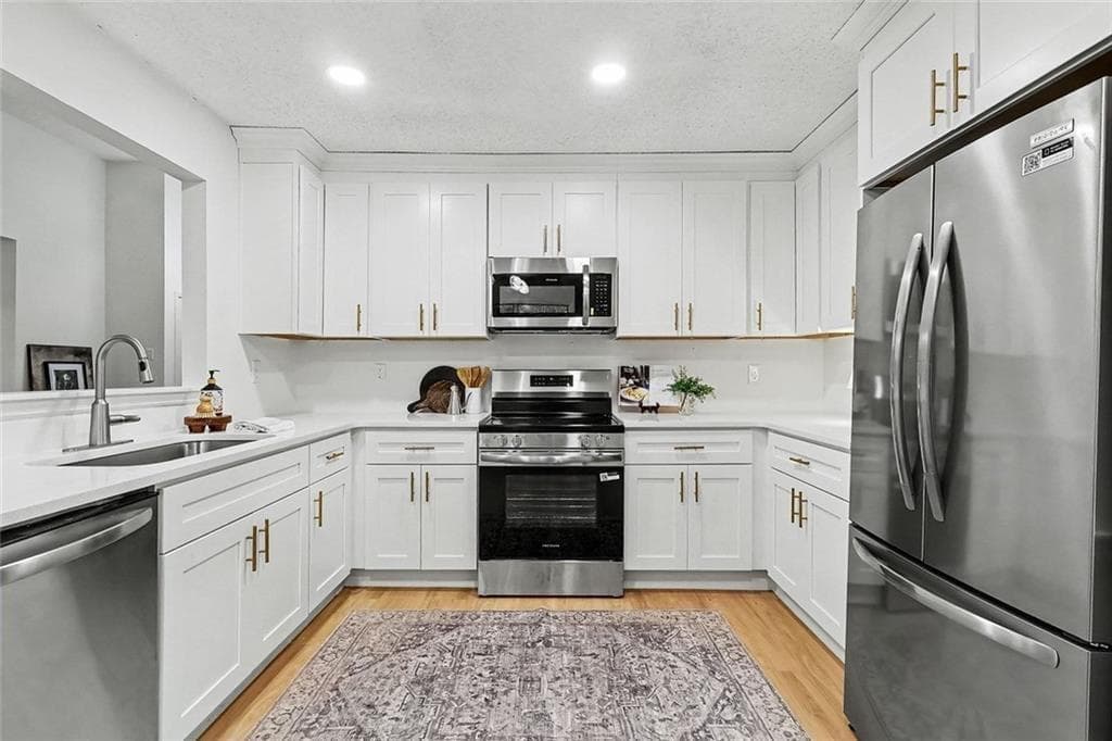 4 bedroom, 3 bathroom, 3,324 sq ft single family residence under contract at 3150 Skyler Court, Douglasville, GA 30135 — photo 6