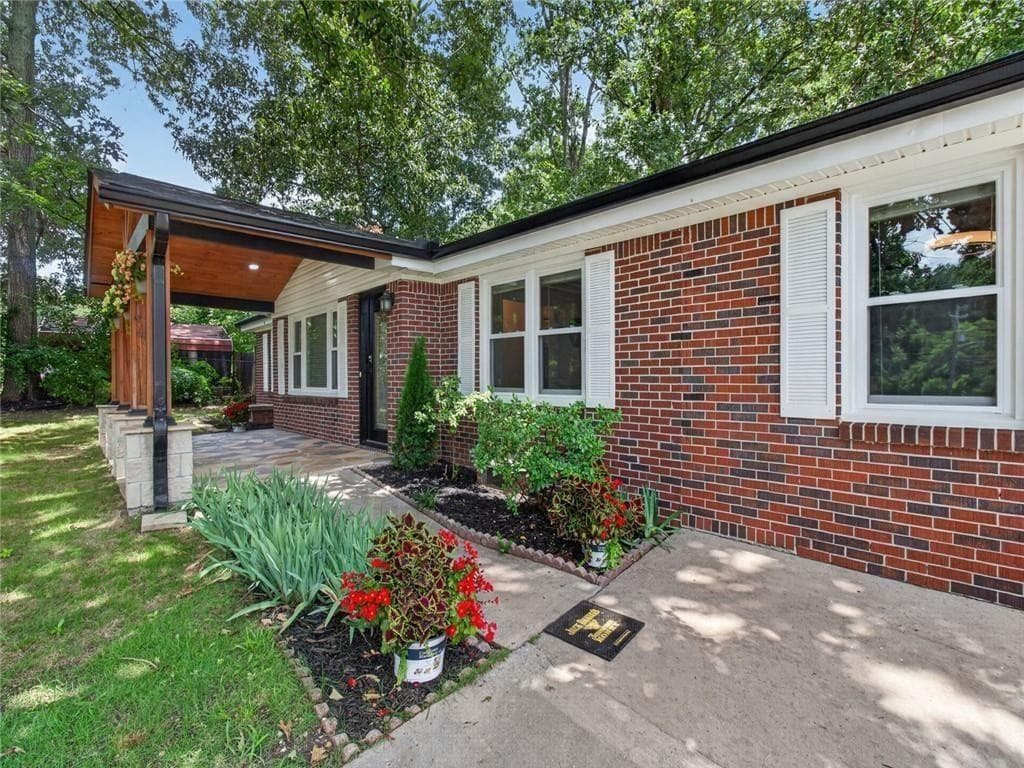 3 bedroom, 2 bathroom, 1,620 sq ft single family residence for sale at 797 E Morningside Drive, Lawrenceville, GA 30043 — photo 5