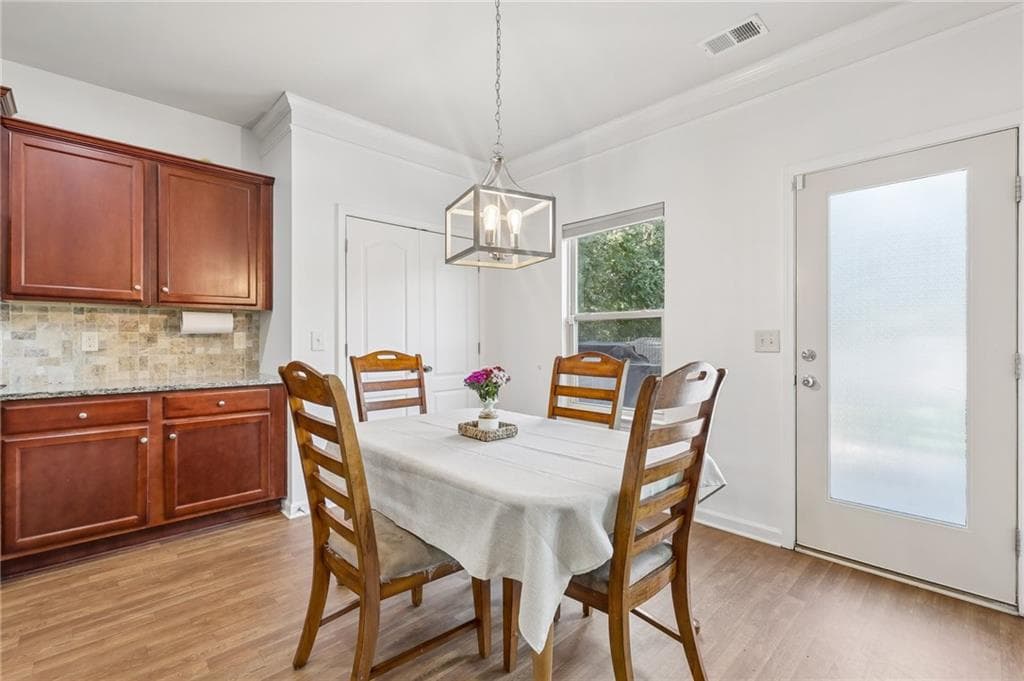 4 bedroom, 3 bathroom, 2,500 sq ft single family residence for sale at 708 Pineglen Drive, Acworth, GA 30102 — photo 9