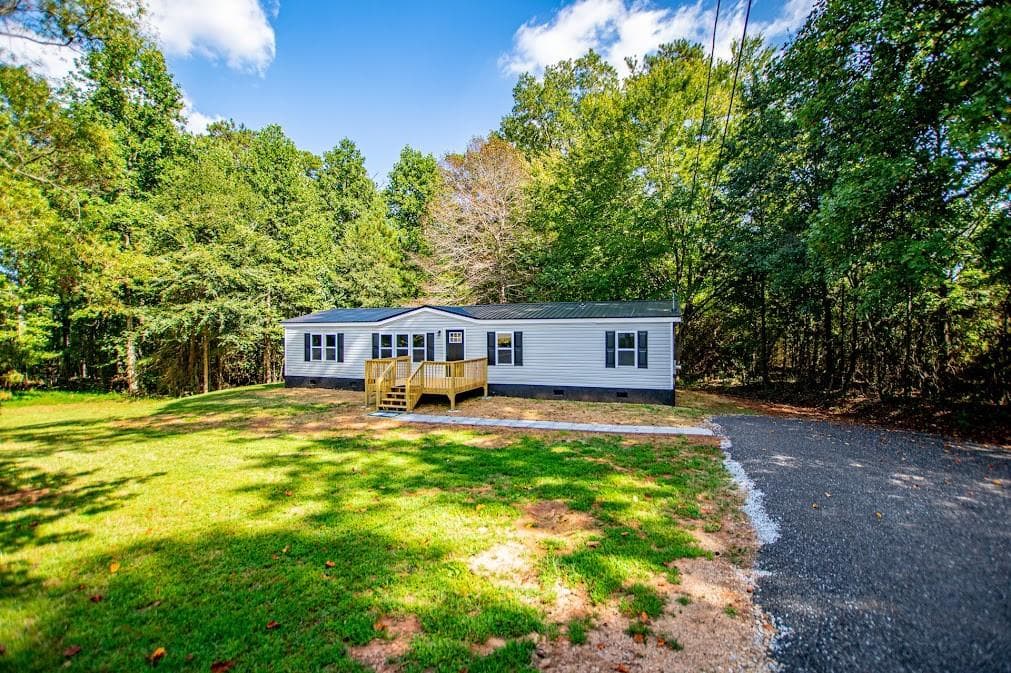 4 bedroom, 2 bathroom, 1,440 sq ft single family residence for sale at 61 Crest Road, Carrollton, GA 30116