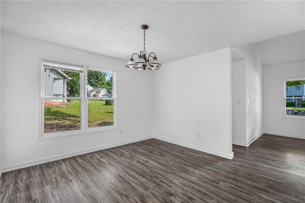2 bedroom, 2 bathroom, 1,296 sq ft townhouse for sale at 2176 Wellington Circle, Lithonia, GA 30058 — photo 10