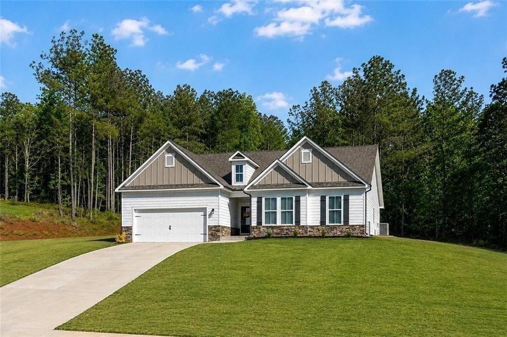 4 bedroom, 3 bathroom, 2,196 sq ft single family residence for sale at 1537 Ridgewood Court, Monroe, GA 30656