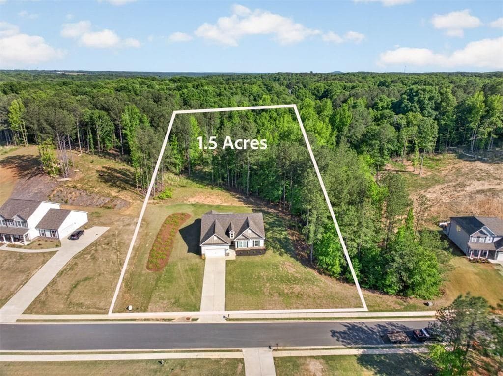 4 bedroom, 3 bathroom, 2,196 sq ft single family residence for sale at 1537 Ridgewood Court, Monroe, GA 30656 — photo 2