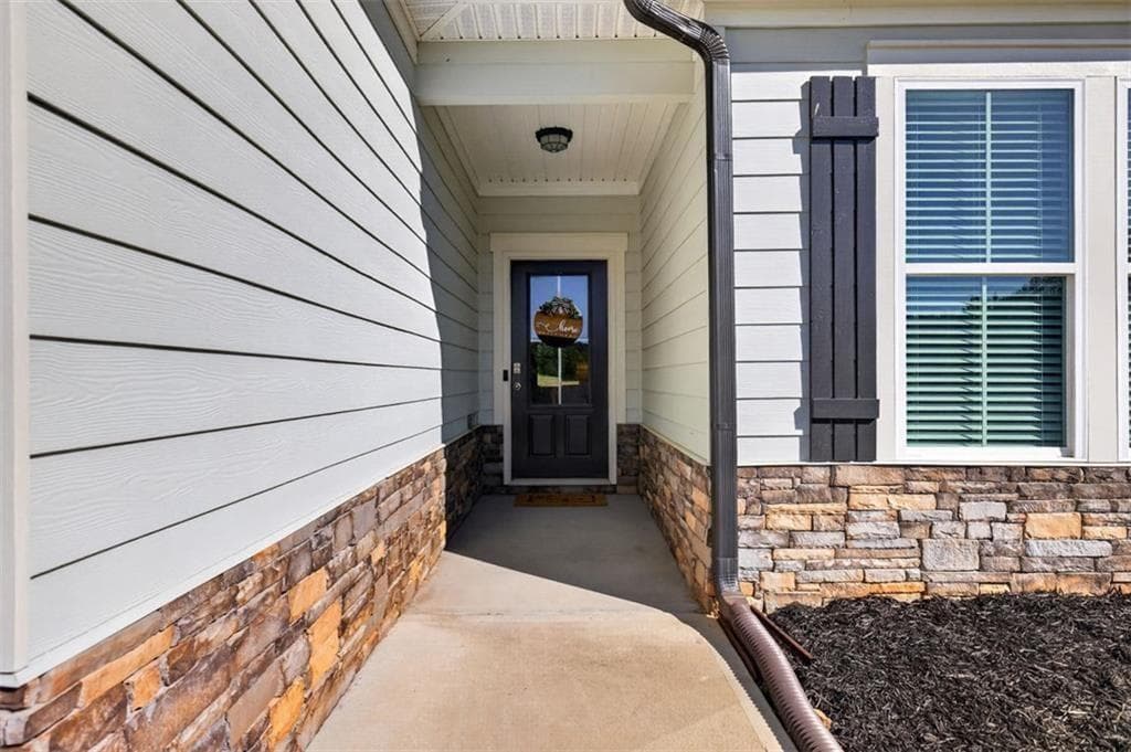 4 bedroom, 3 bathroom, 2,196 sq ft single family residence for sale at 1537 Ridgewood Court, Monroe, GA 30656 — photo 3