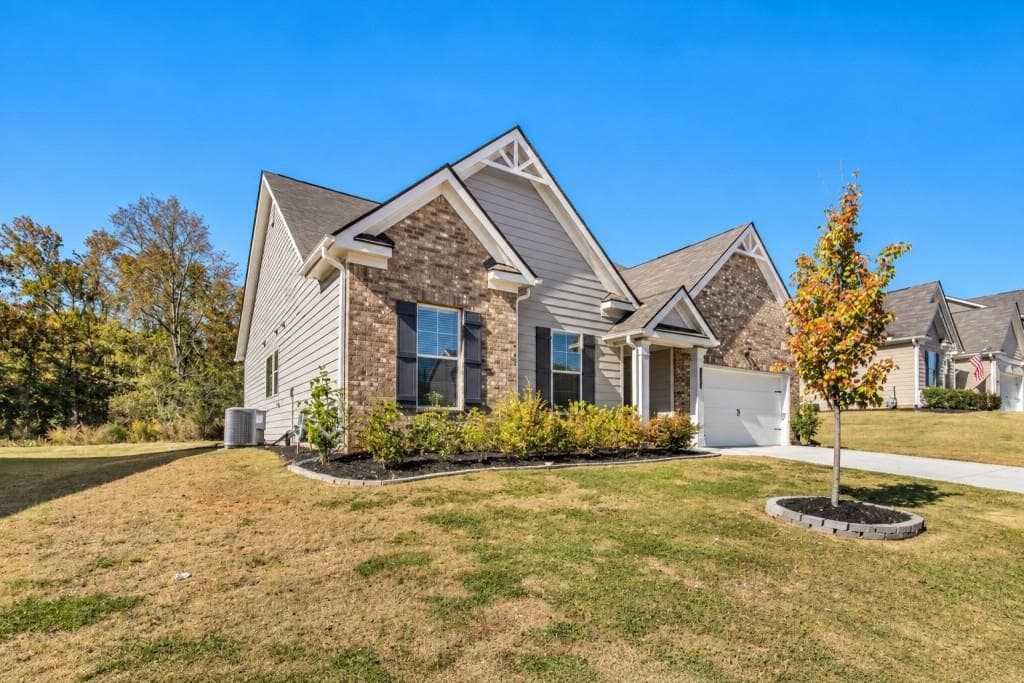 4 bedroom, 3 bathroom, 2,316 sq ft single family residence for sale at 377 Hellen Valley Drive, Braselton, GA 30517 — photo 2