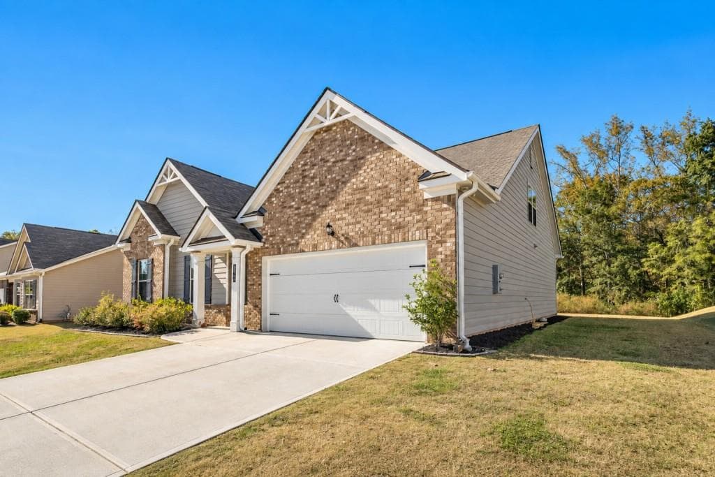 4 bedroom, 3 bathroom, 2,316 sq ft single family residence for sale at 377 Hellen Valley Drive, Braselton, GA 30517 — photo 3