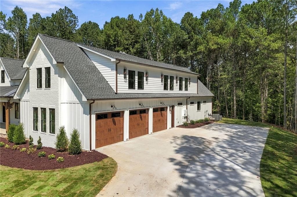 6 bedroom, 6 bathroom, 5,350 sq ft single family residence for sale at 5948 McCoy Road, Acworth, GA 30101 — photo 5