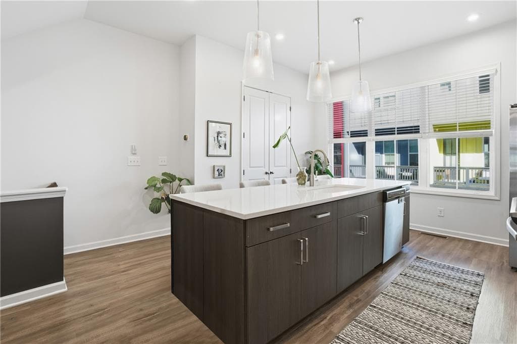 2 bedroom, 2 bathroom, 1,168 sq ft townhouse for sale at 179 Color Circle, Atlanta, GA 30317 — photo 5