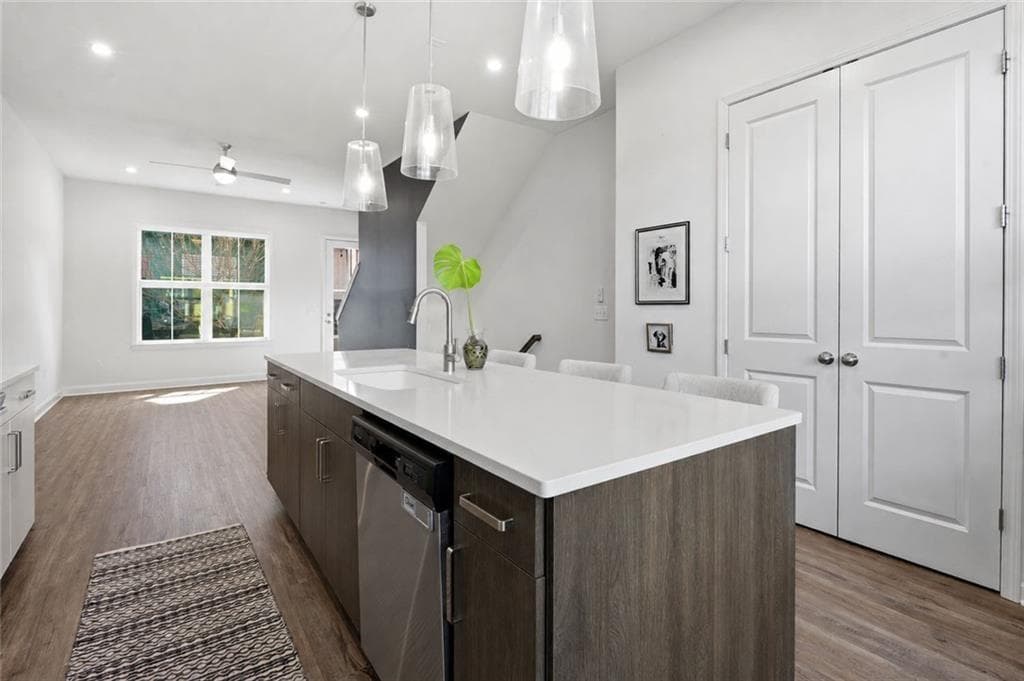 2 bedroom, 2 bathroom, 1,168 sq ft townhouse for sale at 179 Color Circle, Atlanta, GA 30317 — photo 6