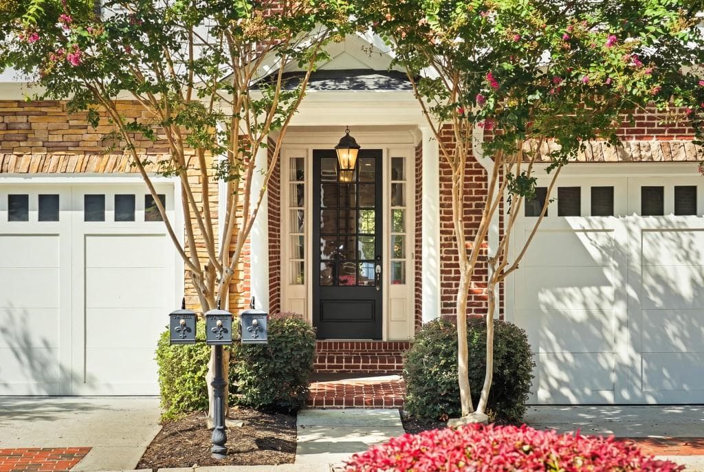 4 bedroom, 4 bathroom, 3,087 sq ft townhouse for sale at 5492 Glenridge Drive 544, Sandy Springs, GA 30342 — photo 2