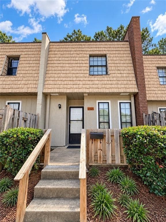 2 bedroom, 2 bathroom, 1,224 sq ft townhouse for sale at 6432 Stone Terrace, Morrow, GA 30260