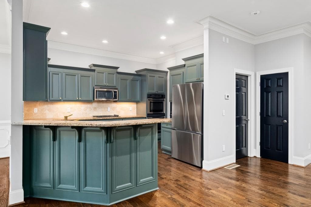 4 bedroom, 4 bathroom, 3,087 sq ft townhouse for sale at 5492 Glenridge Drive 544, Sandy Springs, GA 30342 — photo 8