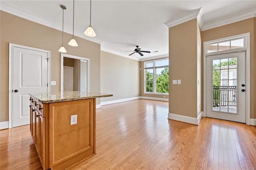 2 bedroom, 3 bathroom, 1,292 sq ft condominium for sale at 11 Perimeter Center 1417, Atlanta, GA 30346 — photo 3