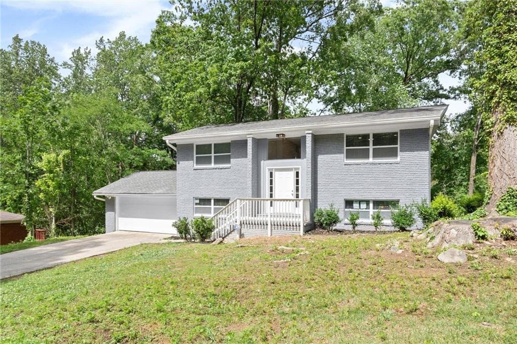4 bedroom, 2 bathroom, 2,262 sq ft single family residence for rent at 495 Larchmont Circle, Atlanta, GA 30318 for $2,800 a month — photo 4