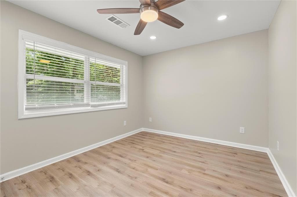 4 bedroom, 2 bathroom, 2,262 sq ft single family residence for rent at 495 Larchmont Circle, Atlanta, GA 30318 for $2,800 a month — photo 10