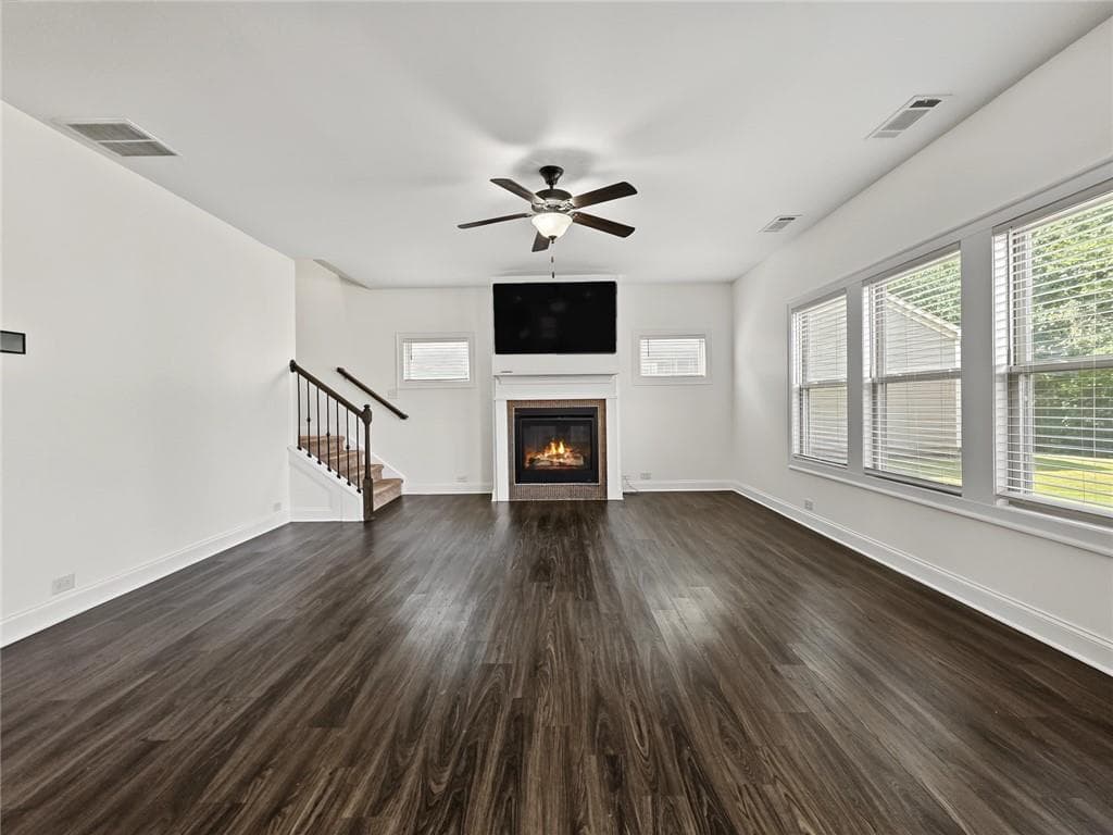 4 bedroom, 3 bathroom, 2,386 sq ft single family residence for sale at 1118 Hibiscus Way, Mableton, GA 30126 — photo 6