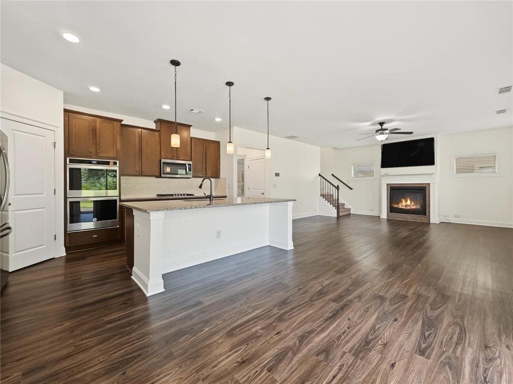4 bedroom, 3 bathroom, 2,386 sq ft single family residence for sale at 1118 Hibiscus Way, Mableton, GA 30126 — photo 10