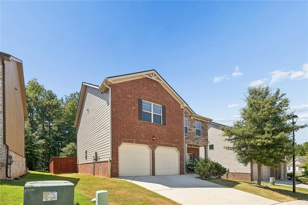 4 bedroom, 3 bathroom, 2,327 sq ft single family residence for rent at 462 Fredrick Drive, Mcdonough, GA 30253 for $2,500 a month — photo 2