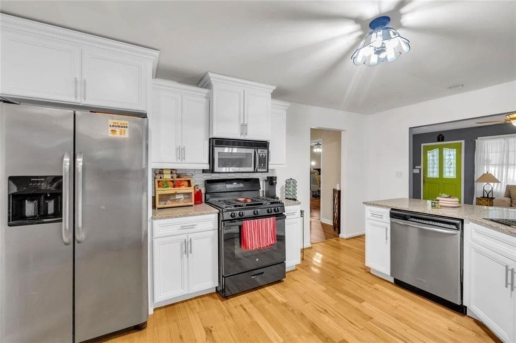 3 bedroom, 2 bathroom, 1,652 sq ft single family residence for sale at 276 Logan Street, Atlanta, GA 30312 — photo 5