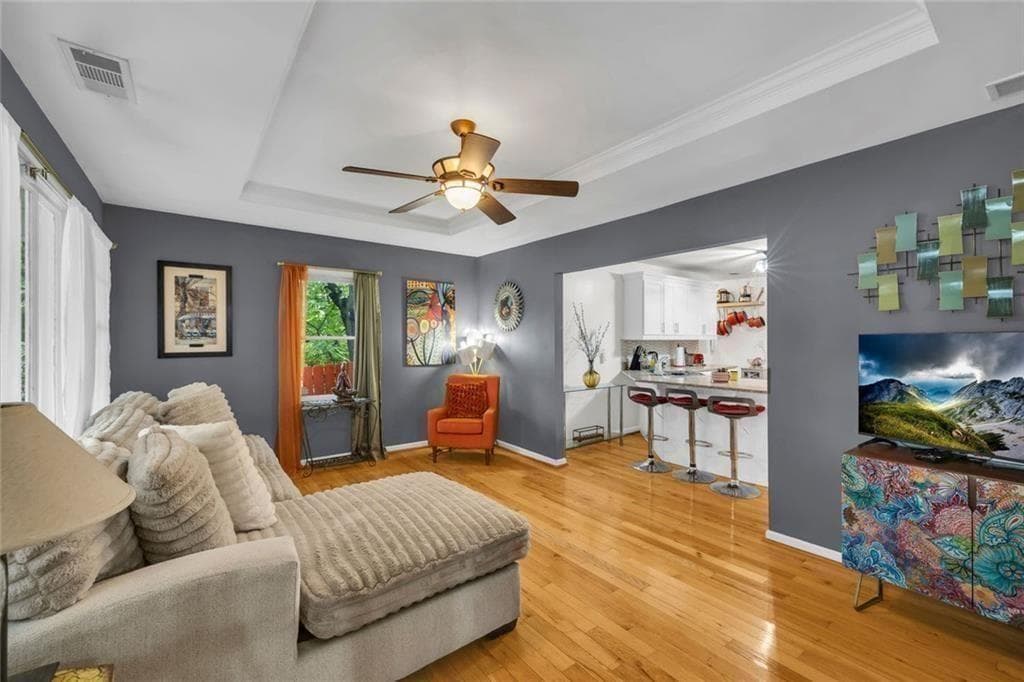 3 bedroom, 2 bathroom, 1,652 sq ft single family residence for sale at 276 Logan Street, Atlanta, GA 30312 — photo 6