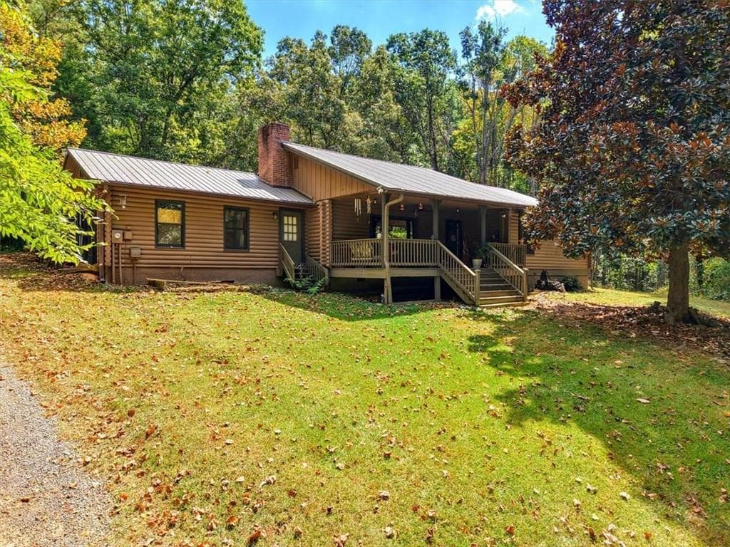 3 bedroom, 1 bathroom, 1,350 sq ft single family residence for sale at 39 Holly Drive, Cartersville, GA 30121
