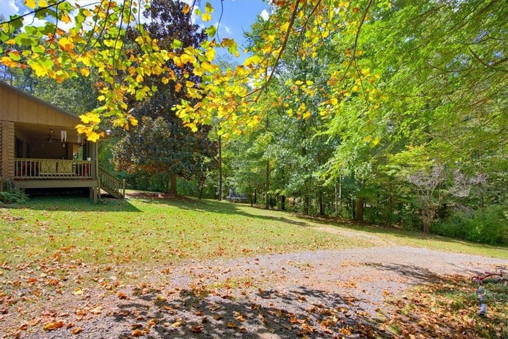 3 bedroom, 1 bathroom, 1,350 sq ft single family residence for sale at 39 Holly Drive, Cartersville, GA 30121 — photo 4