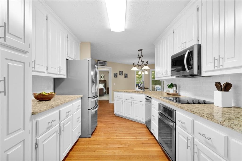 4 bedroom, 4 bathroom, 3,623 sq ft single family residence for sale at 208 Marvin Land Lane, Canton, GA 30115 — photo 9