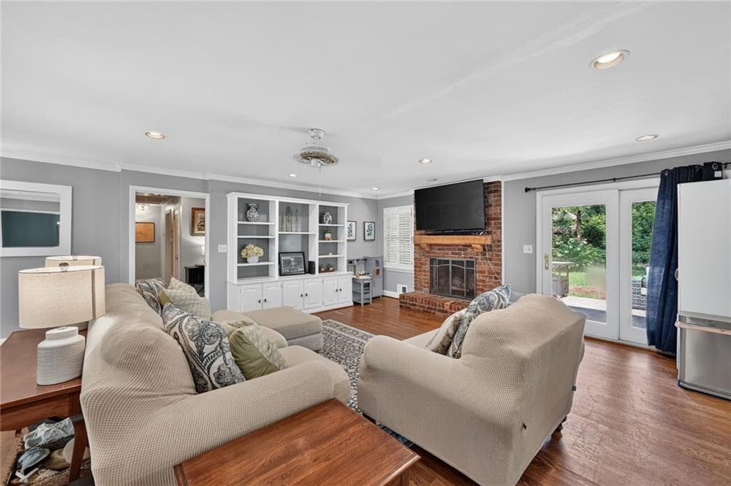 3 bedroom, 2 bathroom, 1,946 sq ft single family residence for sale at 2381 Bradcliff Court, Atlanta, GA 30345 — photo 4