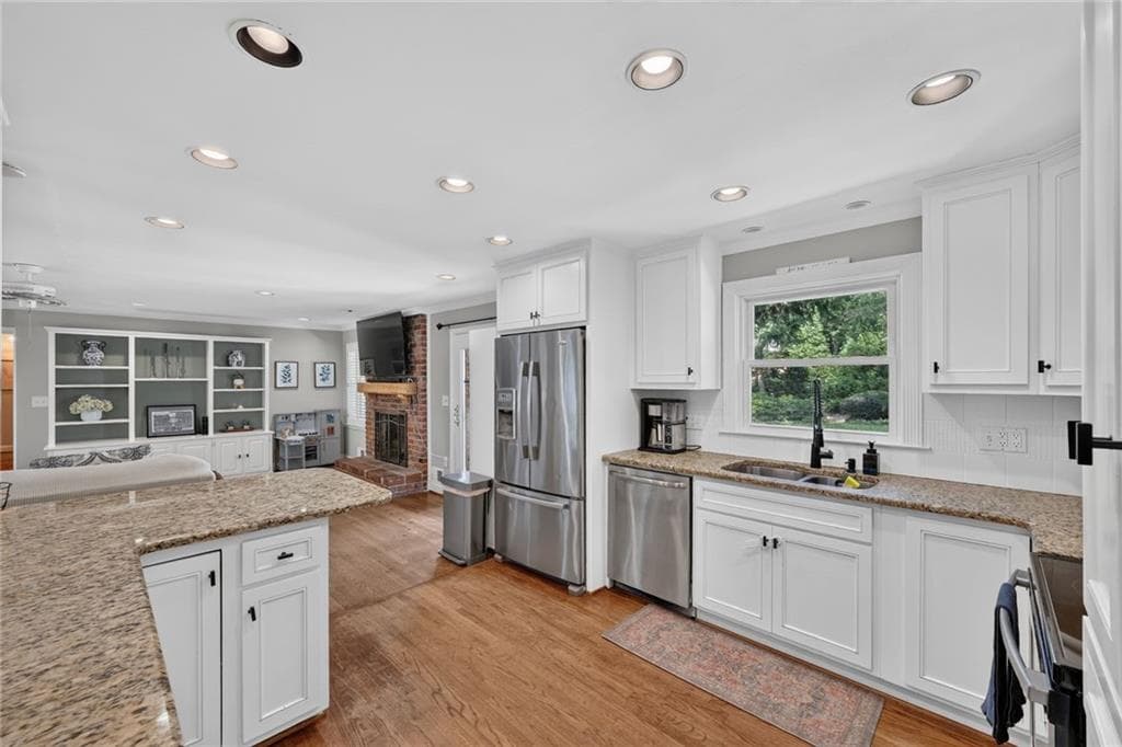 3 bedroom, 2 bathroom, 1,946 sq ft single family residence for sale at 2381 Bradcliff Court, Atlanta, GA 30345 — photo 7