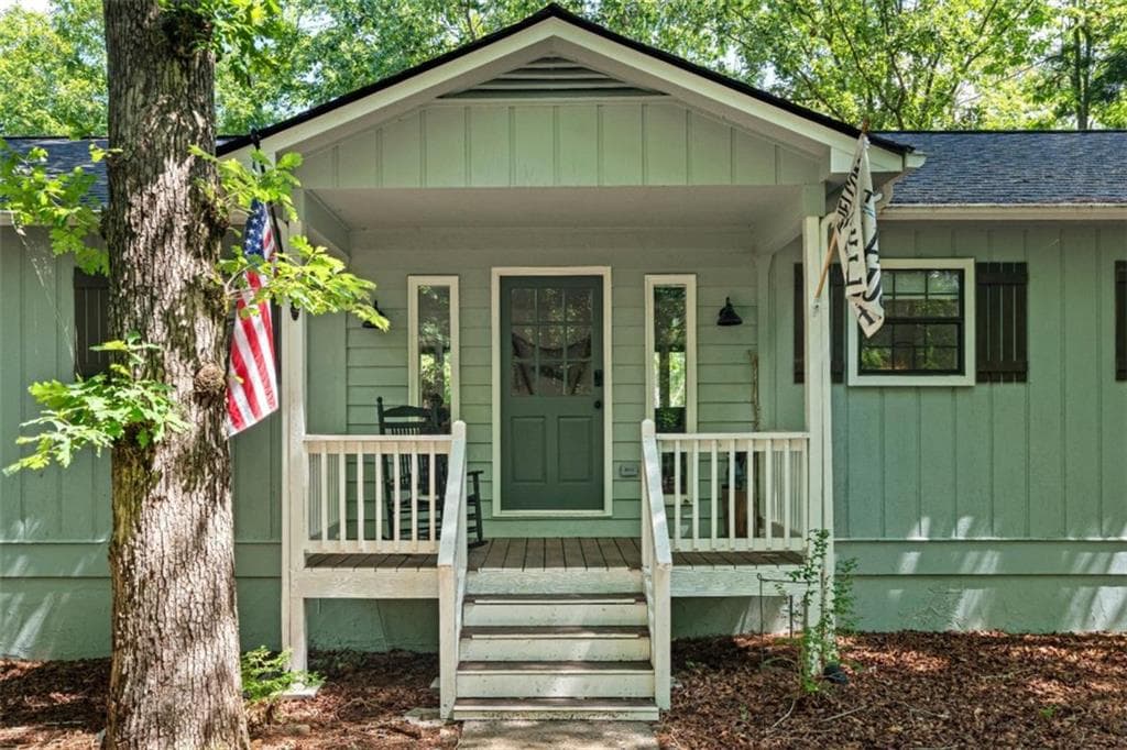 3 bedroom, 3 bathroom, 1,932 sq ft single family residence for sale at 169 Windjammer Spur, Hiawassee, GA 30546 — photo 3