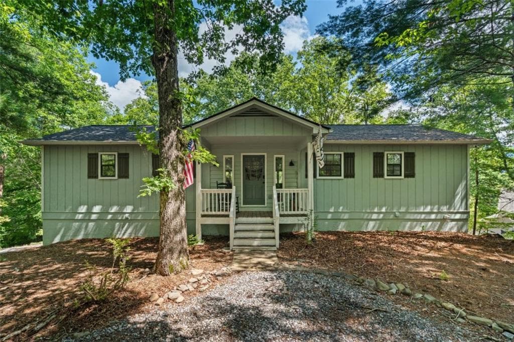 3 bedroom, 3 bathroom, 1,932 sq ft single family residence for sale at 169 Windjammer Spur, Hiawassee, GA 30546 — photo 4