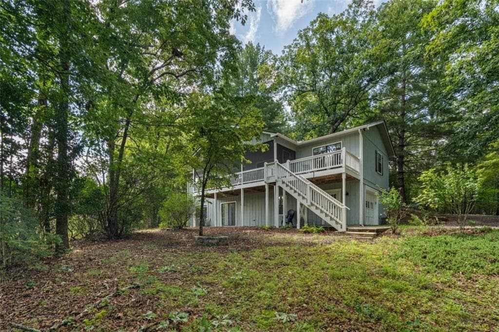 3 bedroom, 3 bathroom, 1,932 sq ft single family residence for sale at 169 Windjammer Spur, Hiawassee, GA 30546