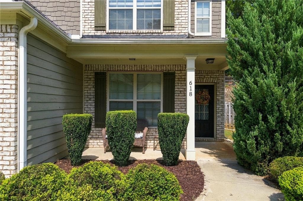 3 bedroom, 3 bathroom, 2,104 sq ft single family residence under contract at 618 Providence Walk Place, Canton, GA 30114 — photo 6