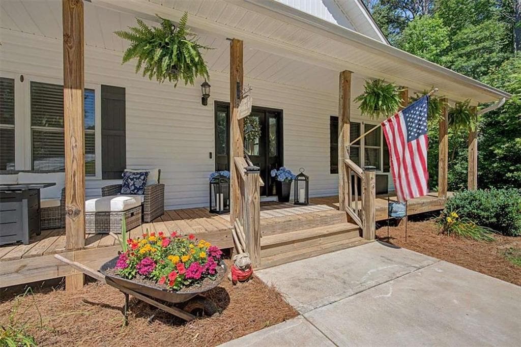 3 bedroom, 2 bathroom, 1,935 sq ft single family residence for sale at 1381 Star Point Road, Carrollton, GA 30116 — photo 4