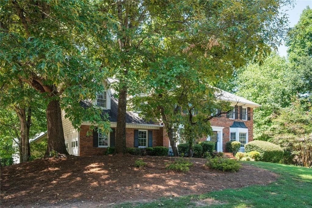 7 bedroom, 5 bathroom, 3,636 sq ft single family residence for sale at 4962 Thornwood Trace, Acworth, GA 30102 — photo 3
