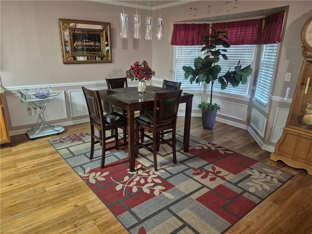 3 bedroom, 2 bathroom, 1,350 sq ft single family residence for sale at 1647 Sugarmaple Drive, Conyers, GA 30094 — photo 2
