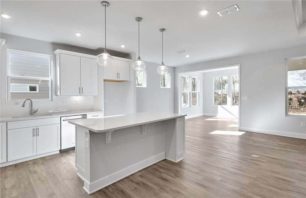2 bedroom, 2 bathroom, 1,951 sq ft single family residence for sale at 1181 Little Shoals Road, Greensboro, GA 30642 — photo 2