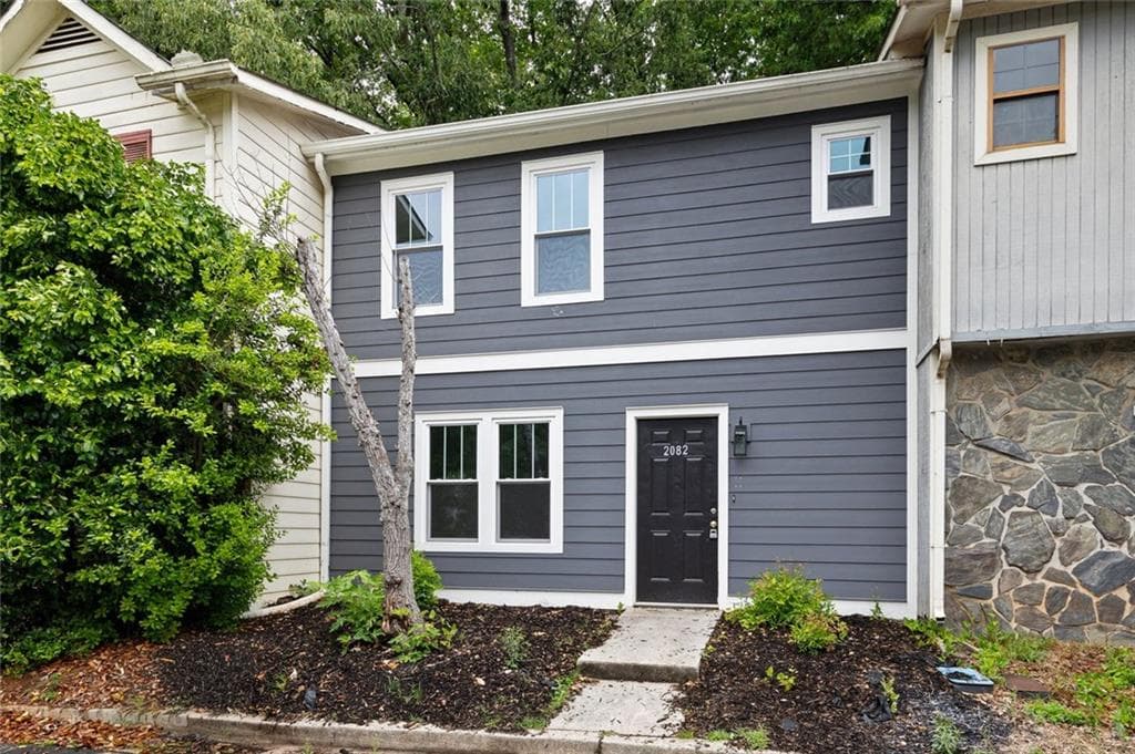 2 bedroom, 3 bathroom, 1,062 sq ft townhouse for sale at 2082 Lenoa Lane, Austell, GA 30106