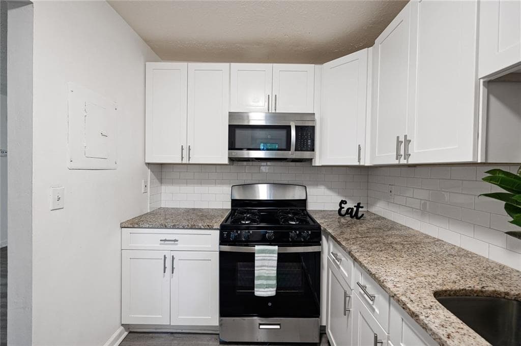 2 bedroom, 3 bathroom, 1,062 sq ft townhouse for sale at 2082 Lenoa Lane, Austell, GA 30106 — photo 6