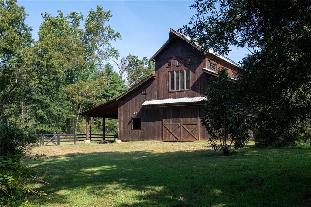 3 bedroom, 2 bathroom, 2,500 sq ft single family residence for sale at 1060 Birmingham Road, Milton, GA 30004 — photo 6