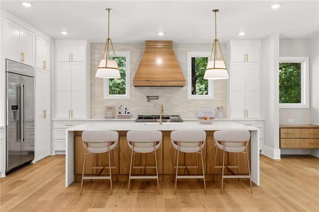 4 bedroom, 4 bathroom, 4,450 sq ft single family residence for sale at 2400 Burch Circle, Brookhaven, GA 30319 — photo 3
