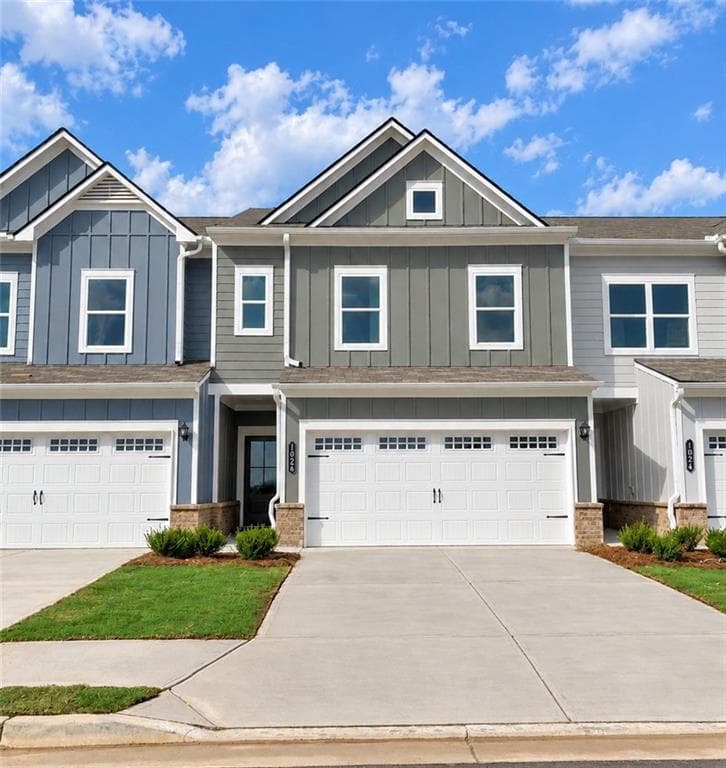 3 bedroom, 3 bathroom, 1,806 sq ft townhouse for sale at 1026 Stiles Circle 14, Cartersville, GA 30120