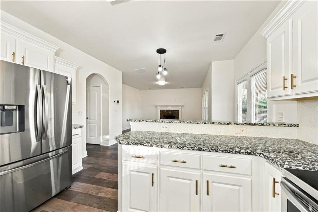 3 bedroom, 3 bathroom, 1,838 sq ft single family residence for sale at 1610 Lily Valley Drive, Lawrenceville, GA 30045 — photo 5