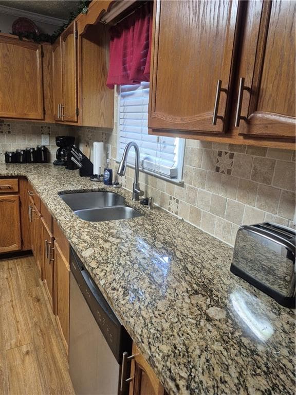3 bedroom, 2 bathroom, 1,350 sq ft single family residence for sale at 1647 Sugarmaple Drive, Conyers, GA 30094 — photo 4